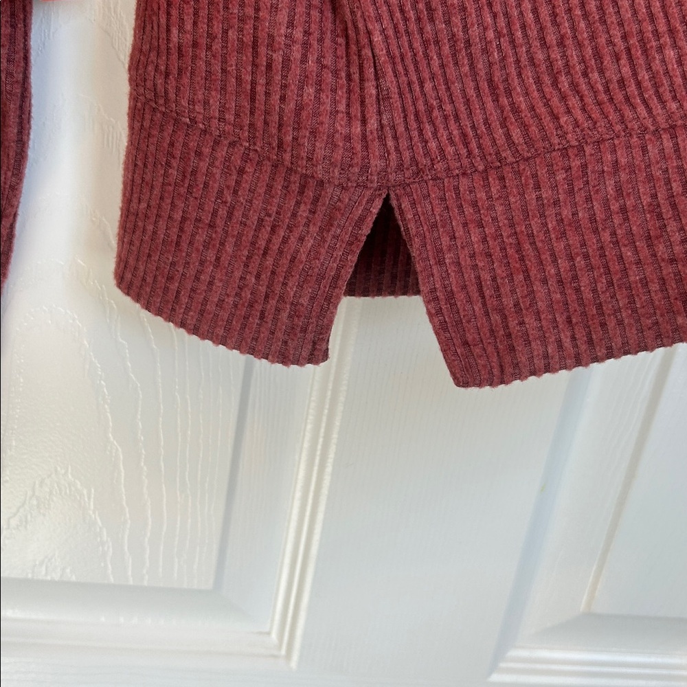 FREELY Ribbed Hoodie - Picture 6 of 9